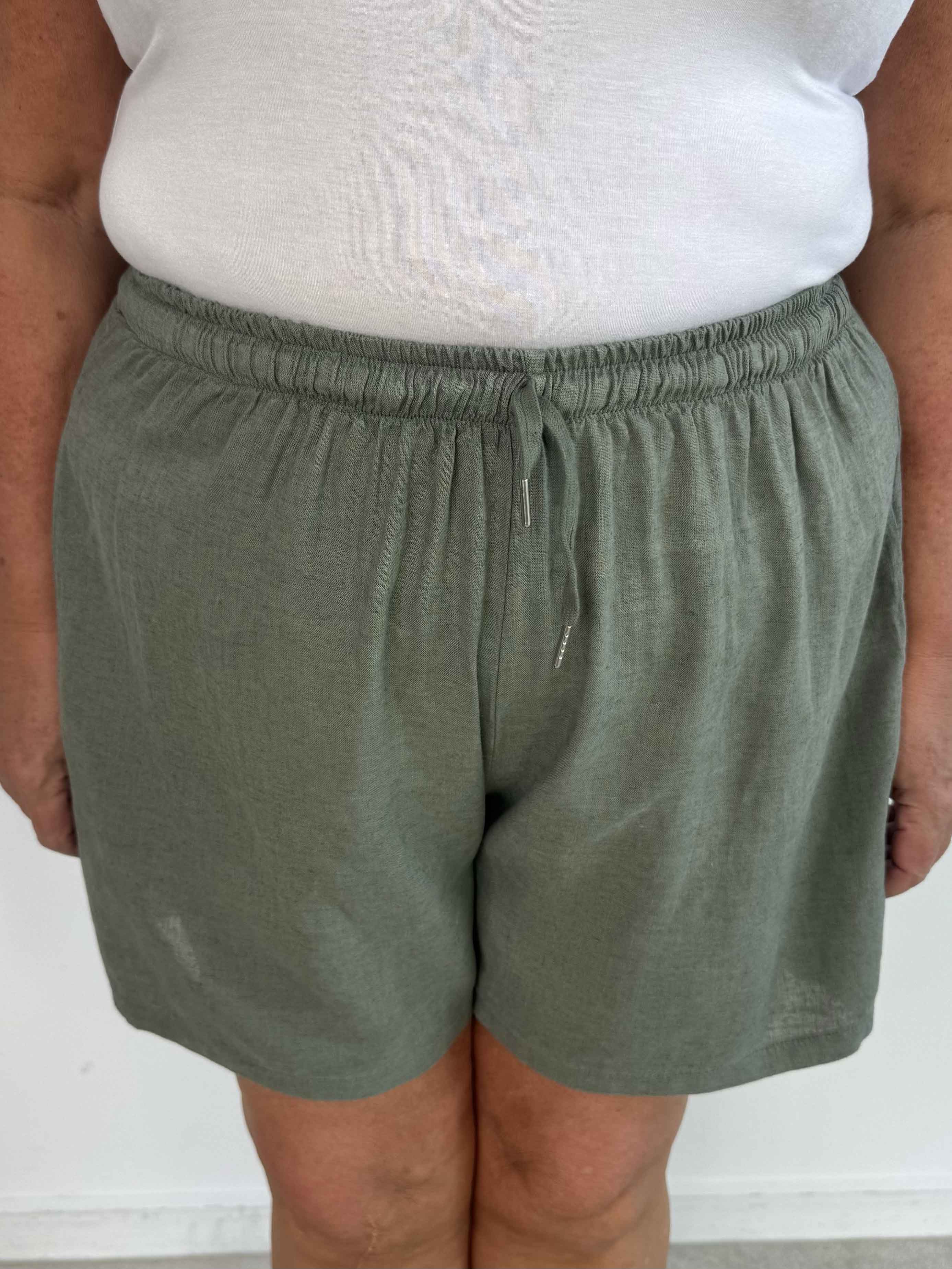 Clara Shorts - Lätta shorts i viskos och linne